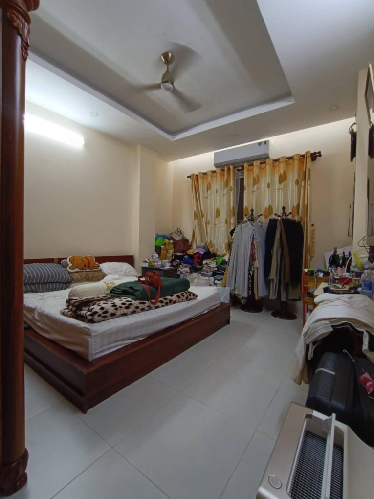 Hàng hot Quận 1 : Trịnh Văn Cấn 47.5 tỷ Quận 1 Hồ Chí Minh - DT: 4x16m vuông vức công nhận 64m².- Kết cấu: 6 tầng gồm 6PN, 8 WC, nội thất cao cấp. - Vị trí đẹp ngay mặt tiền đường Nguyễn Thái Học,  Trịnh Văn Cấn, Yersin khu vực Trung tâm Q1 gần ngân hàng,