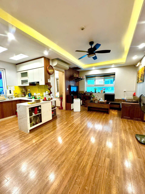 hơn 3 tỷ có ngay căn GÓC hoa hậu 3pn,bc hướng Đông 81m2 trong toà HH02C (5 toà mới)