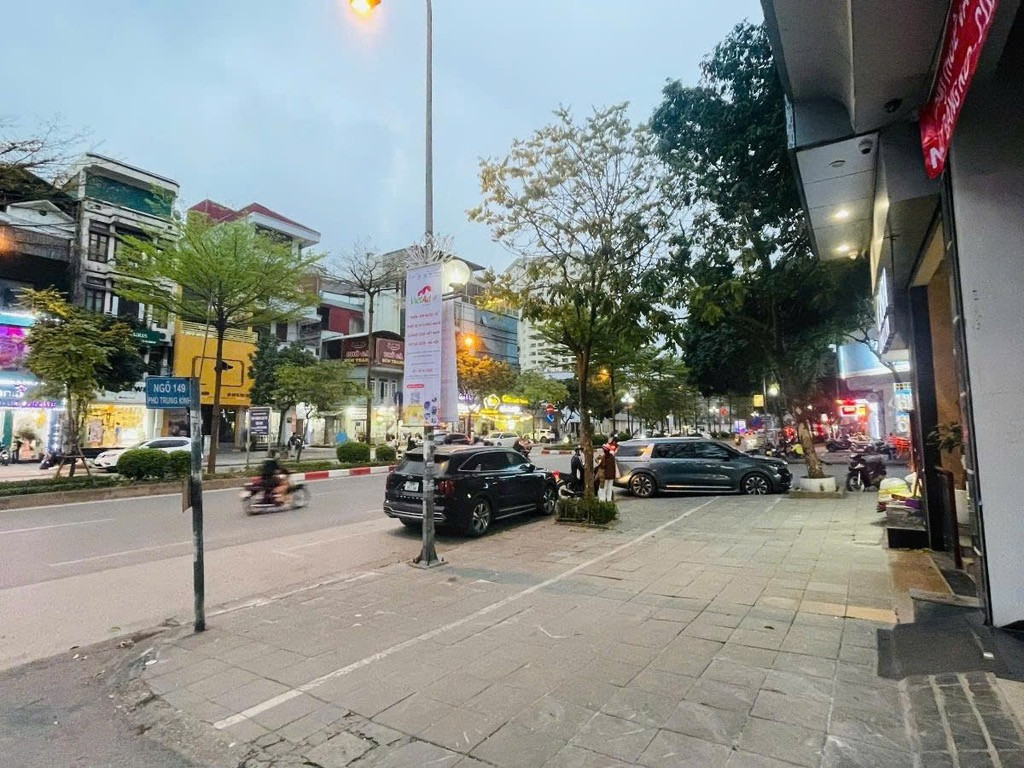 TRUNG KÍNH - PHÂN LÔ Ô TÔ - LÔ GÓC 3 MẶT THOÁNG, Ở SƯỚNG - 60m  CHỈ 19.3 TỶ
