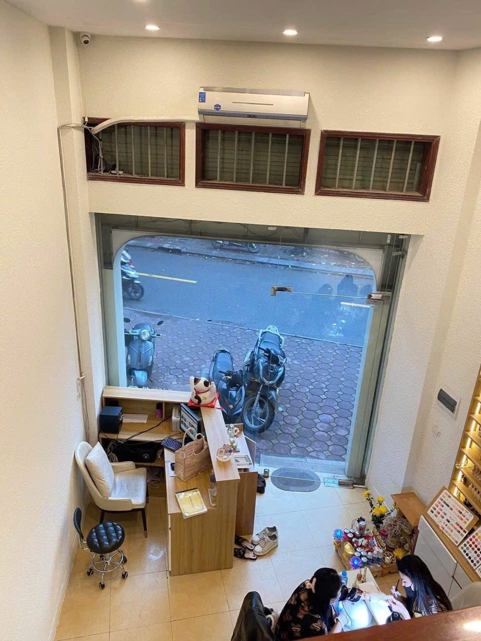 Cho Thuê Nhà Mặt Phố Trung Kính - Cầu Giấy 40M² 5 Tầng 3 Ngủ - Ở, Kinh Doanh - Giá Thuê 50tr