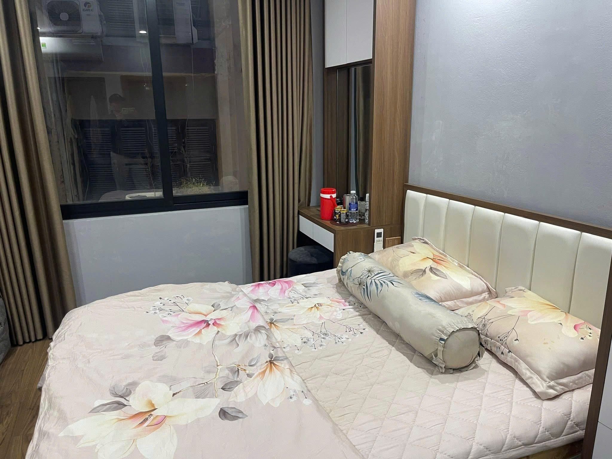 Cho Thuê Nhà Mặt Bằng KD Phố Trung Liệt - Đống Đa 30M² 5 Tầng 3 Ngủ Full Nội Thất - Nhận Nhà Ngay - Giá Thuê 19tr