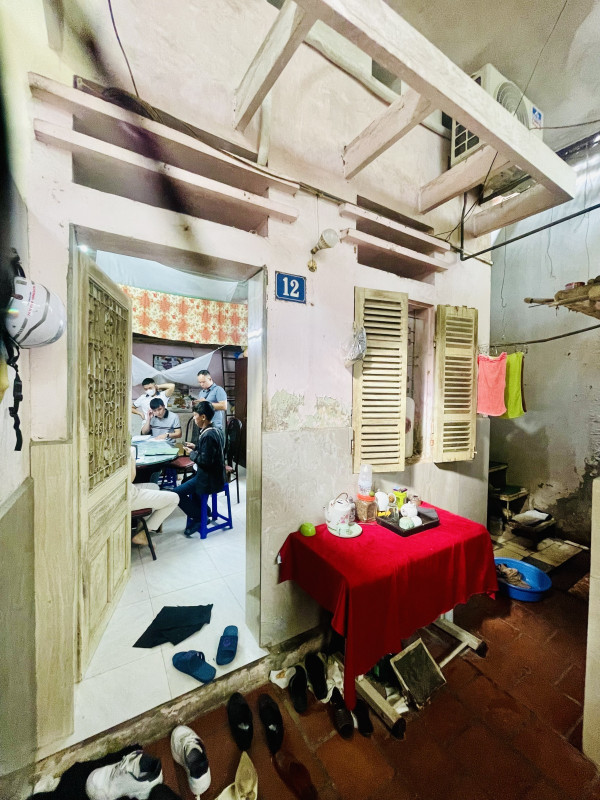 Bán nhà Trung Liệt (Đống Đa) 51m, 2 tầng, mt 4.6m, giá 10 tỷ