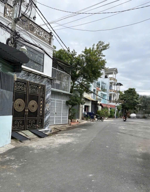 NHÀ C4 (5.5 x 15) MẶT TIỀN ĐƯỜNG 10M THÔNG TRUNG MỸ TÂY 2A, Q12 - HƠN 5 TỶ