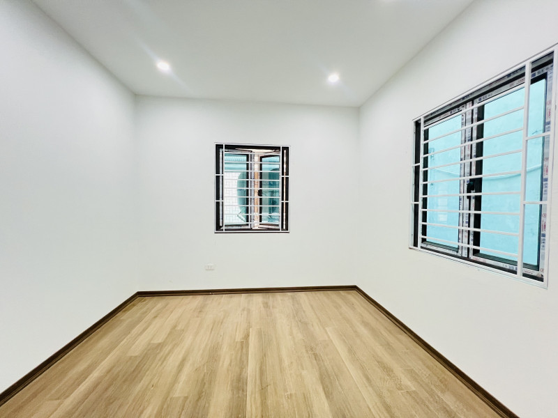Bán nhà Trung Phụng (Đống Đa) 42/33m, 4 tầng, mt 4.9m, giá 7.9 tỷ