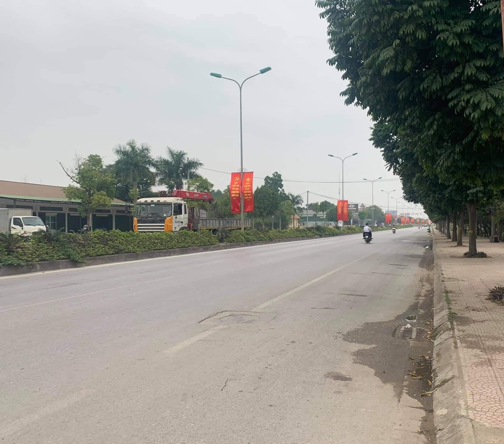 Mặt đường quốc lộ 21 trung sơn trầm sơn tây  đất vàng chờ các nhà đầu tư thông thái