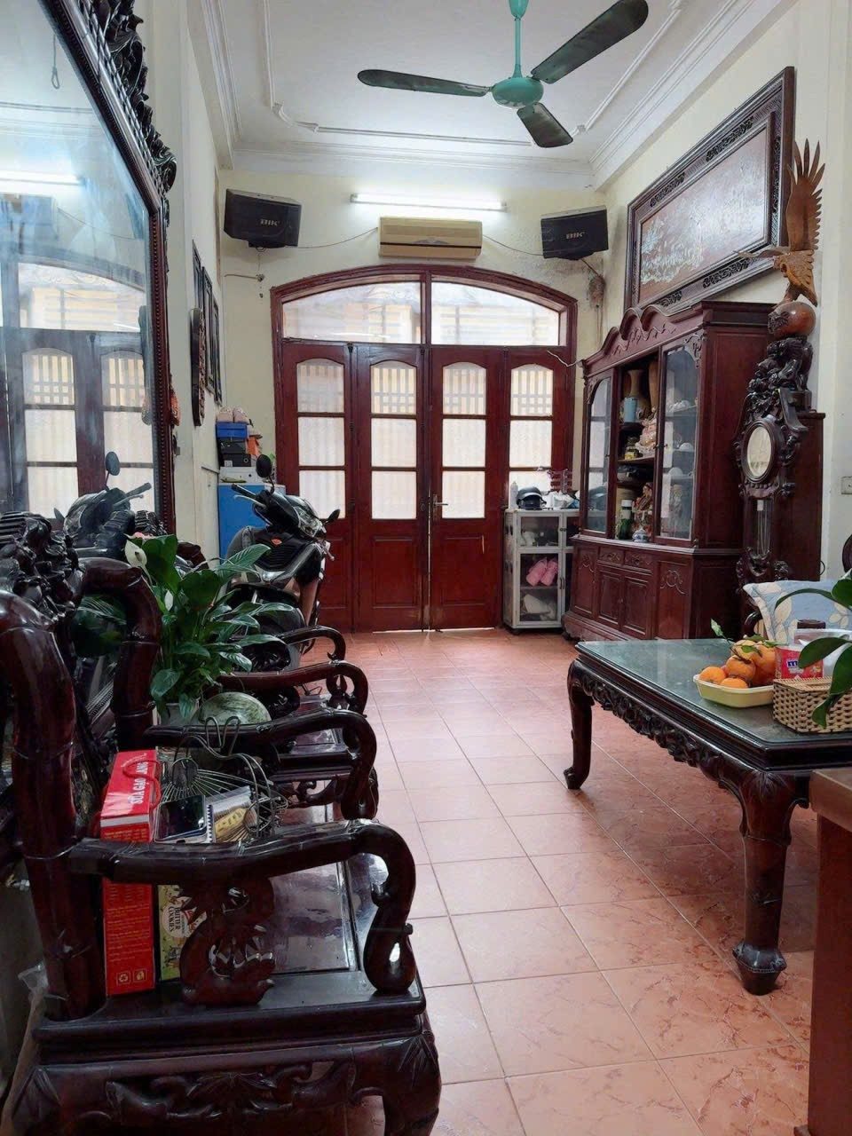 Cho Thuê Nhà Ngõ 317 Trung Văn - Nam Từ Liêm 35M² 4 Tầng - Full Nội Thất - Ở Ngay - Ô Tô Đỗ Cửa - Giá Thuê 12tr
