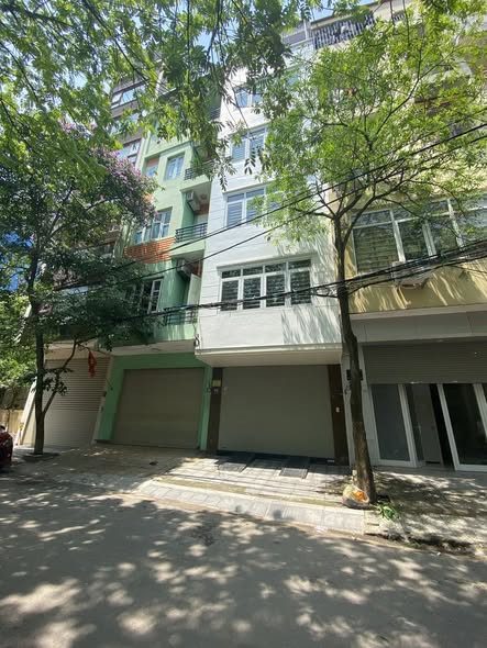 Nhà liền kề Trung Yên 11 - Cầu Giấy rộng 67m2 xây 4 tầng mặt tiền 5m ô tô đỗ