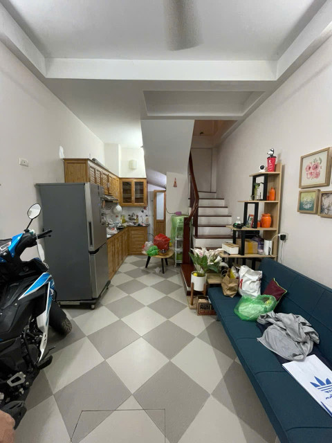 Cho thuê nhà Trương Chinh, 4.5 tầng x 30m2, 3 ngủ kk, 7m ra ô tô, 11 Triệu