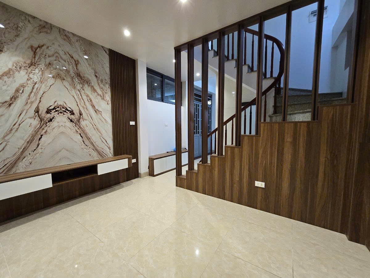 NHÀ ĐẸP TRƯỜNG CHINH - FULL NỘI THẤT - Diện tích 31m2 5 tầng mặt tiền 7m Giá 7.2 tỷ