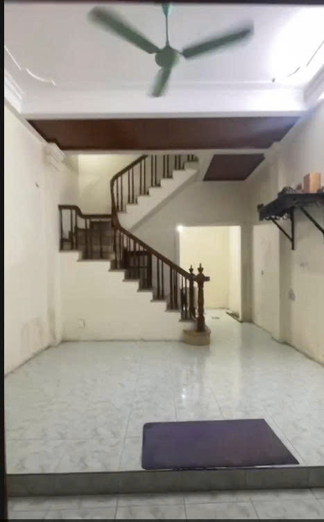 Cho thuê nhà nguyên căn ngõ 201 Trường Chinh, 45m2 x 3 tầng, 2ngủ, 2wc, 8 Triệu/tháng