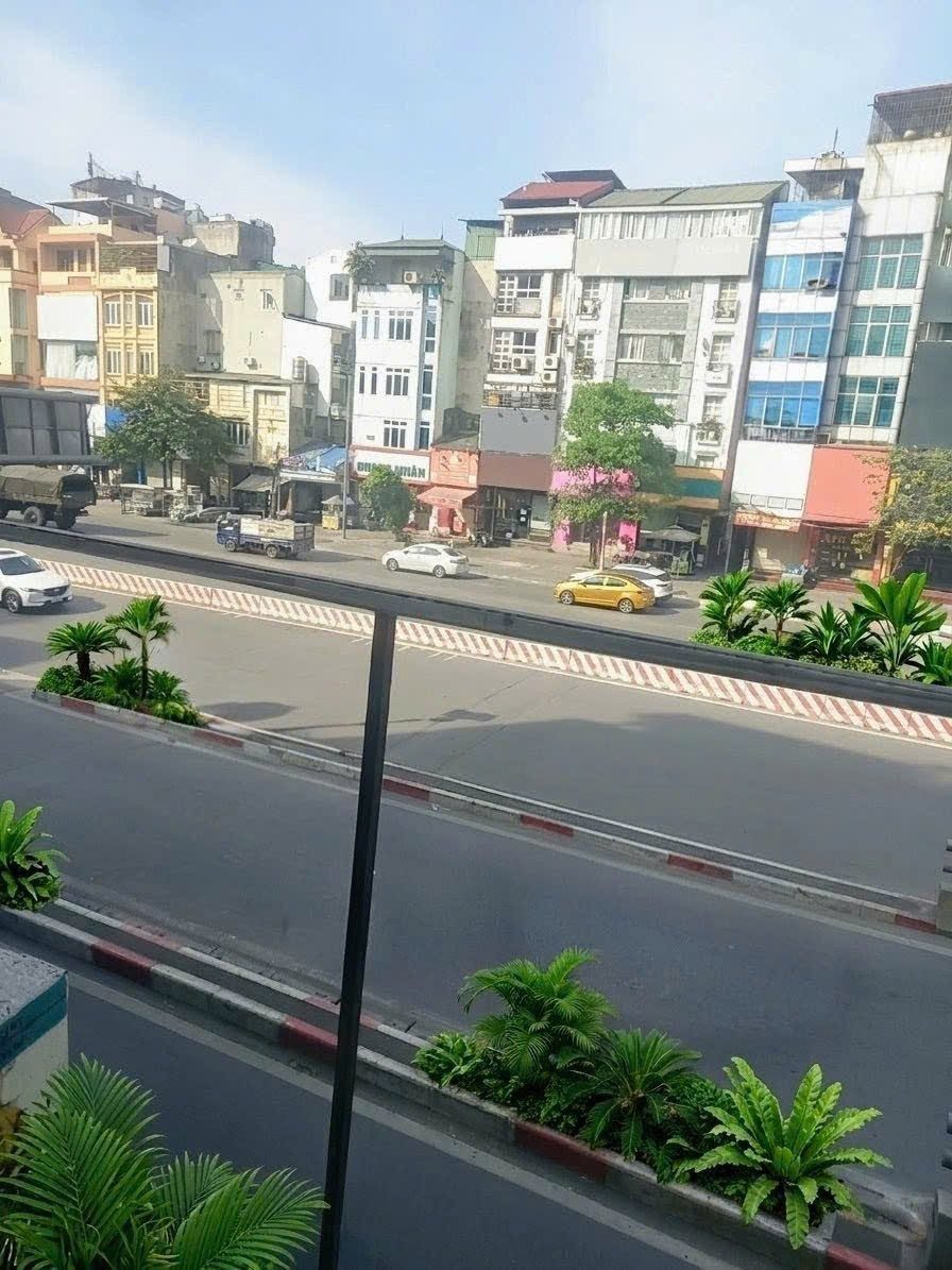 Mặt phố Trường Chinh 🌟 Tòa nhà văn phòng 8 tầng thang máy, kinh doanh đỉnh cao – 193m2 tầm 5x tỷ