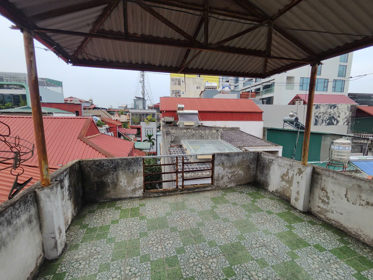 CHO THUÊ LÂU DÀI NHÀ TRƯỜNG CHINH 53.5m, 5.5 tầng, mt 3.9m, giá 25 tr/tháng (có thương lượng)