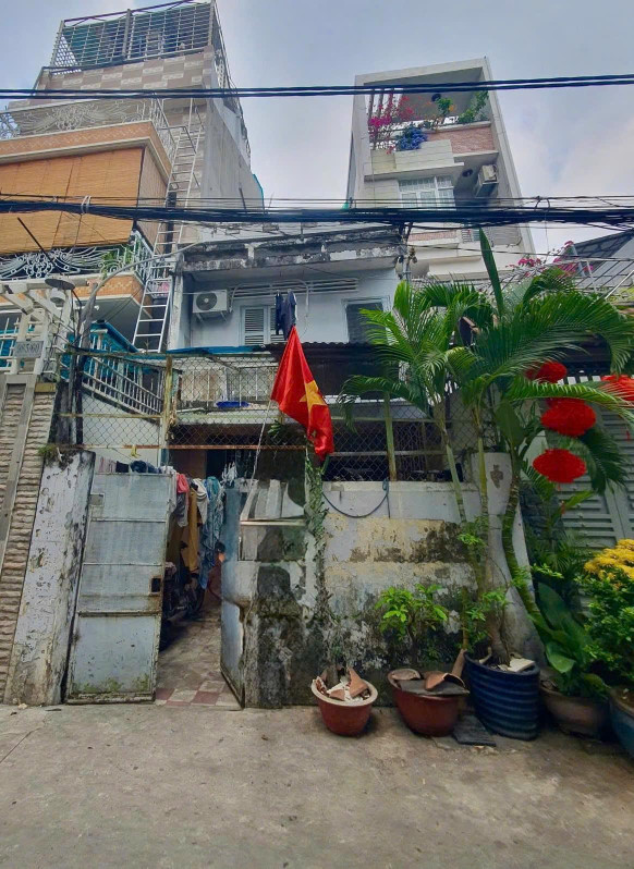 **Bán nhà hẻm 62 Trương Công Định, phường 14, Tân Bình; (5*13) 3 tầng