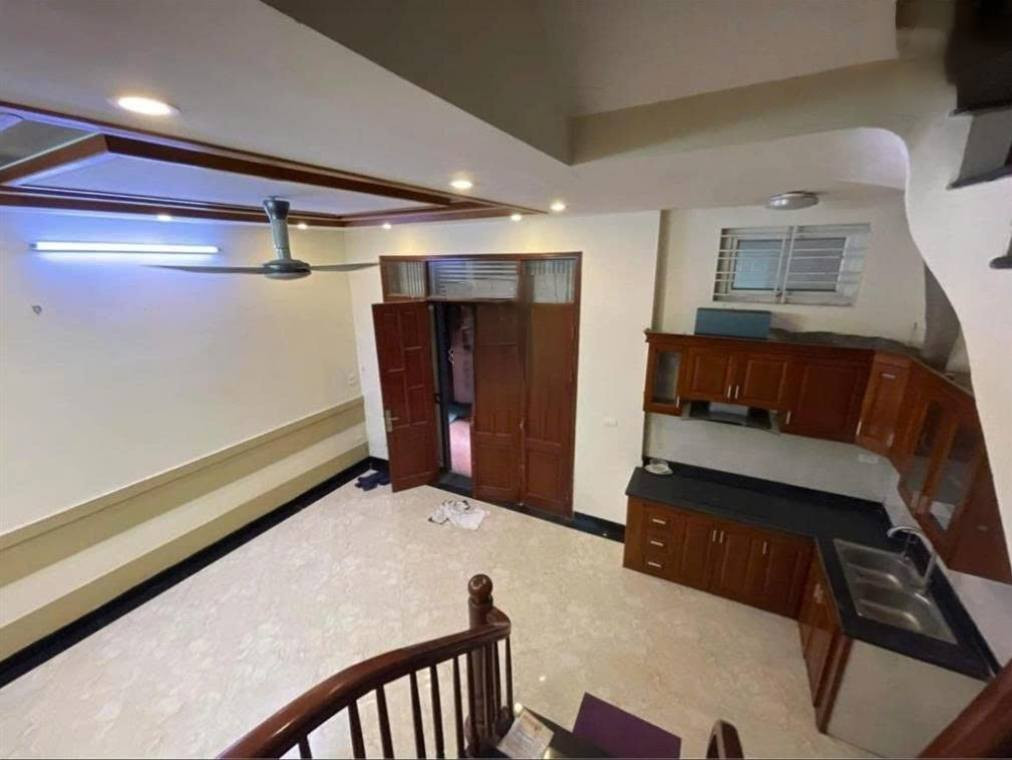 Cho thuê nhà nguyên căn 521 Trương Định, 5 tầng x 34m2, 4 ngủ, 11 Triệu/tháng