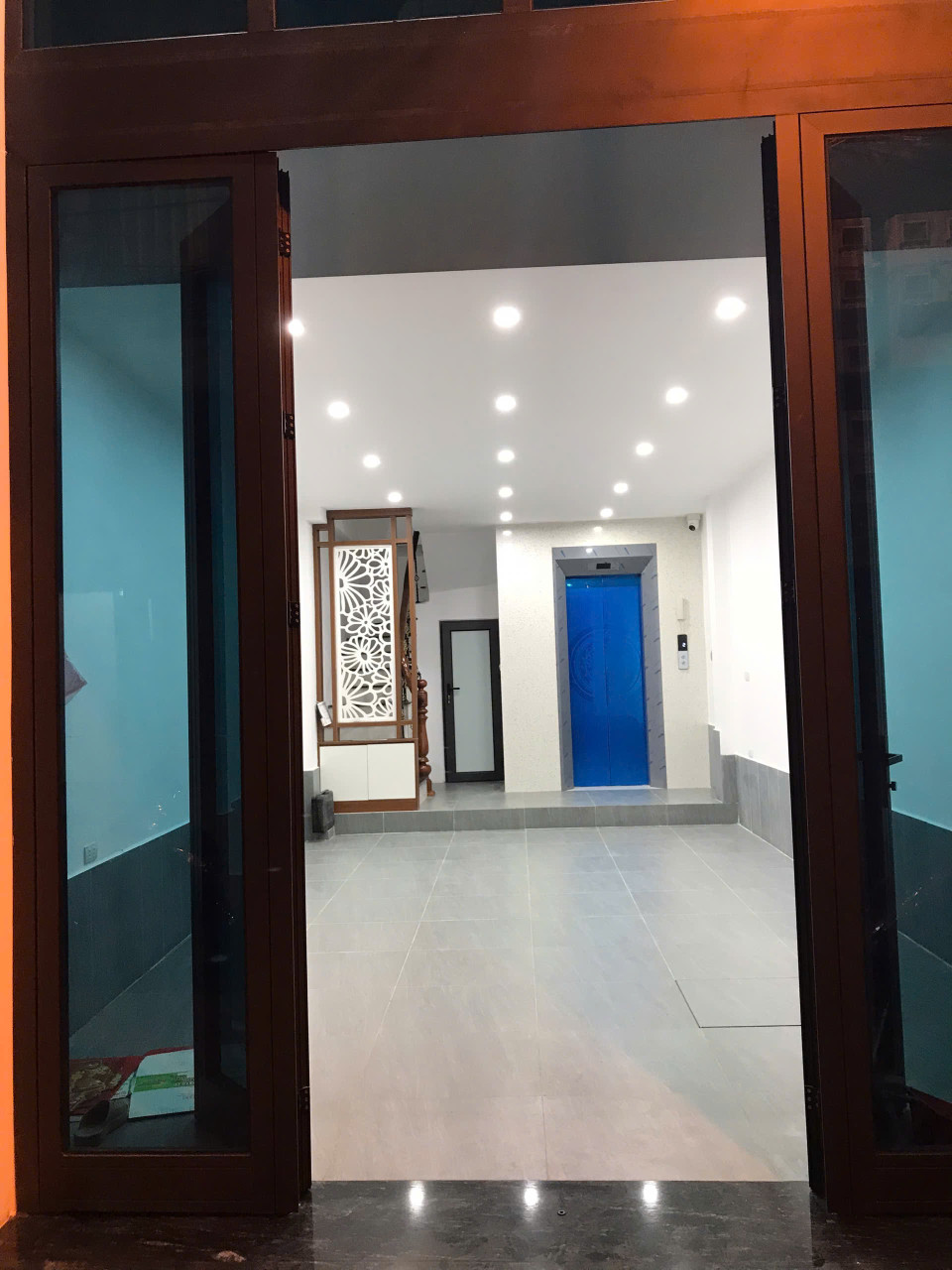 Cho thuê nhà nguyên căn 6 tầng thang máy 103 Trương Định, 40m2, 4PN, 19 Triệu
