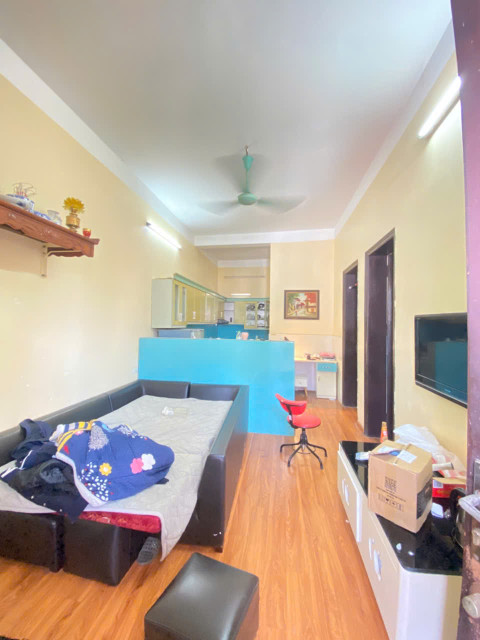 Cho thuê căn hộ tập thể Tầng 4, 609 Trương Định,60m 2 ngủ 1 khách 1 bếp 1 wc, 8 triệu