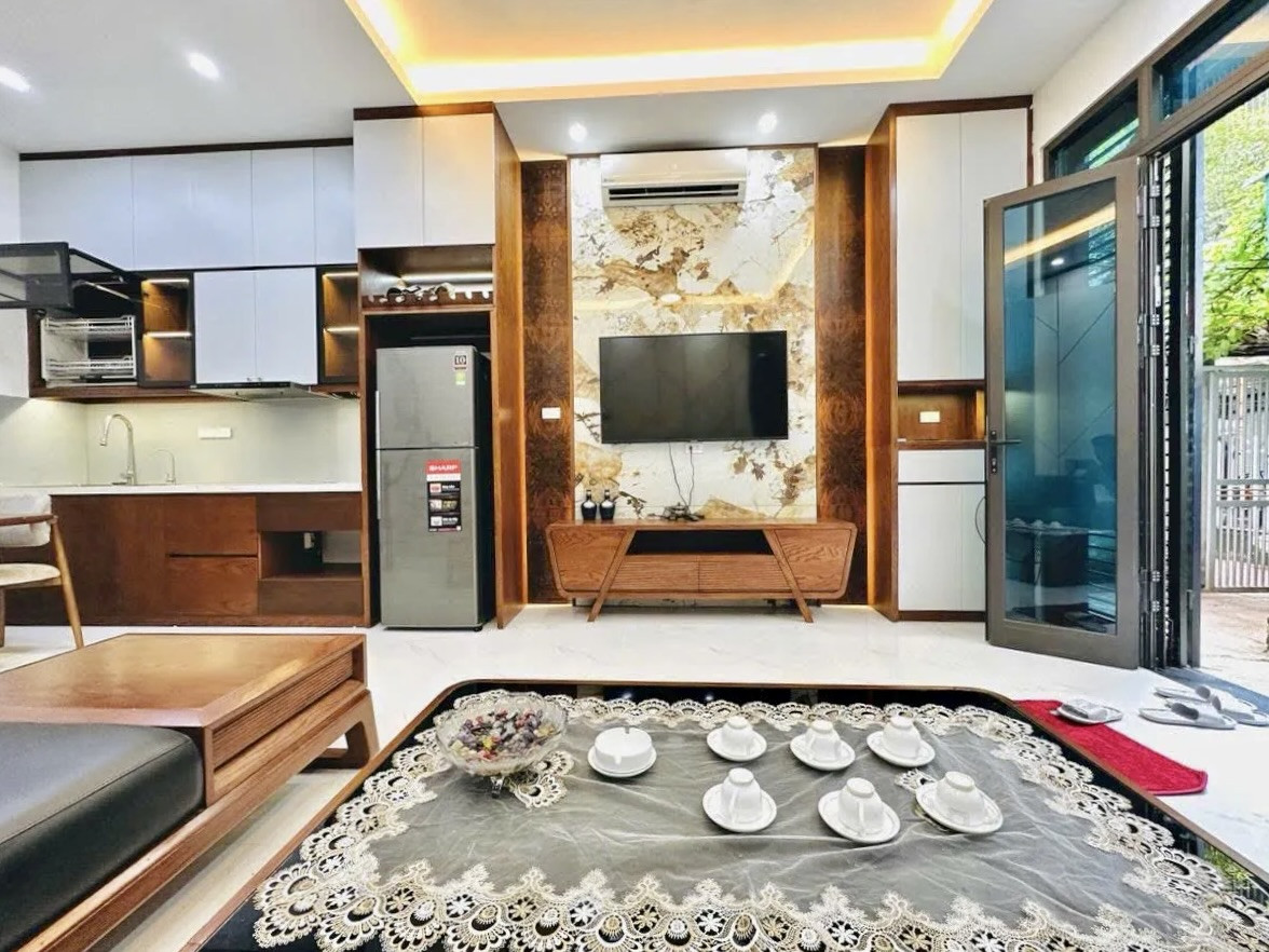🏡 BÁN NHÀ LÔ GÓC TRƯƠNG ĐỊNH – 5 TẦNG – SỔ VUÔNG – NGÕ NÔNG – GẦN PHỐ – NHỈNH 9 ĐỒNG