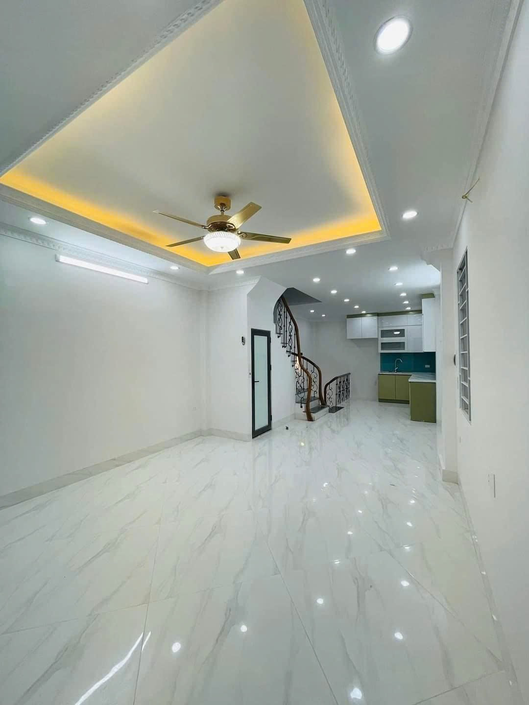 Cho Thuê Nhà 42M² 5 Tầng Nội Thất Cơ Bản -Giá Thuê 14tr- Phố Trương Định - Hoàng Mai