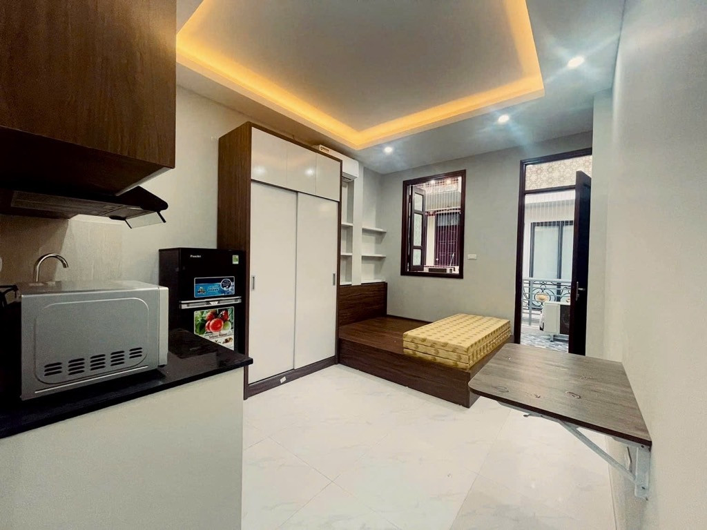 Bán căn CCMN 60m, 10 phòng khép kín full đồ, thang máy êm ru, dòng tiền ổn định, vài bước ra phố, khu Bách -  Kinh - Xây