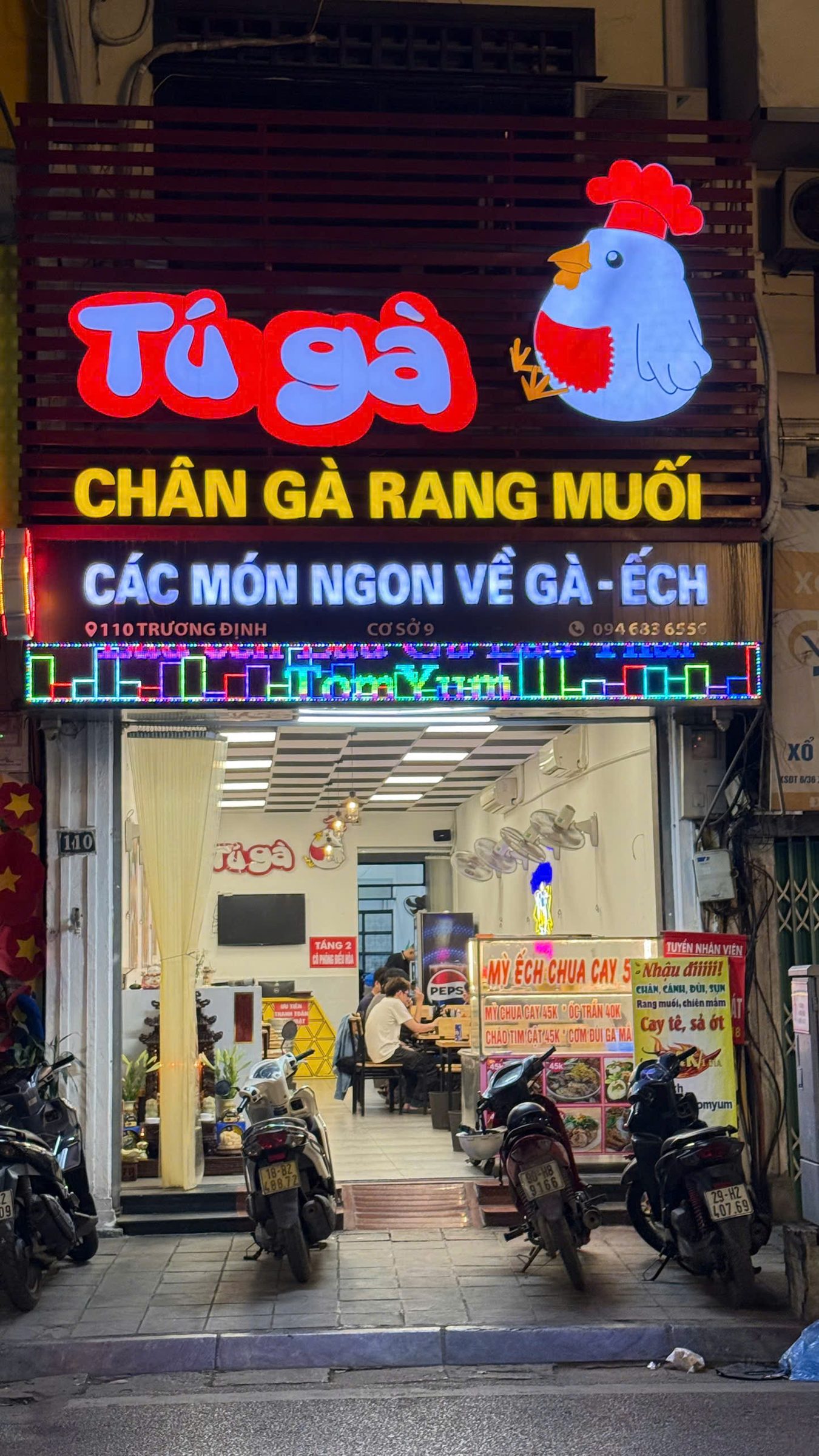 SANG NHƯỢNG CỬA HÀNG KÈM LUÔN THƯƠNG HIỆU TÚ GÀ - CHÂN GÀ RANG MUỐI