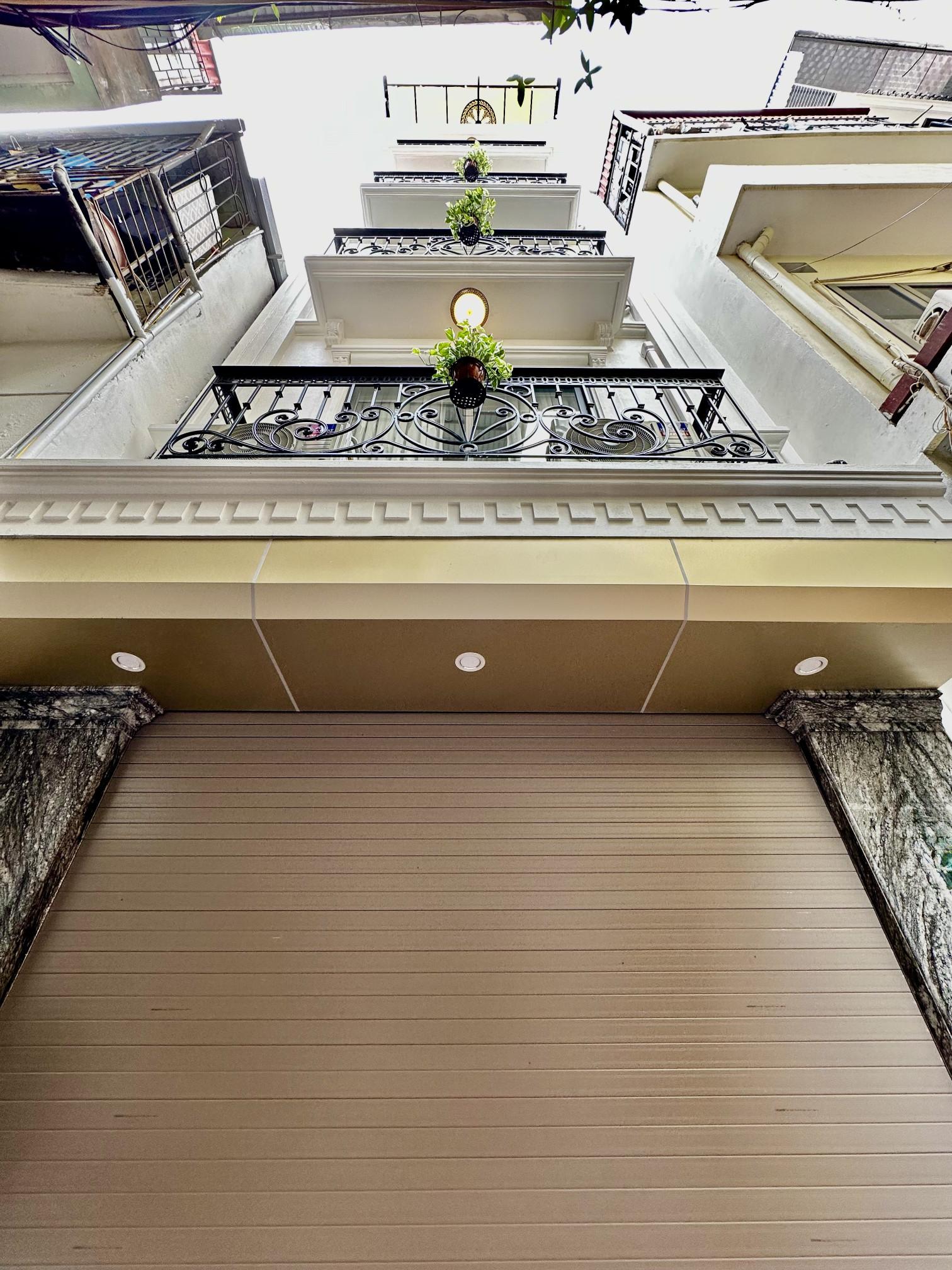 🏢 7 TẦNG THANG MÁY – PHỐ TRƯƠNG ĐỊNH – NHÀ MỚI Ở LUÔN – GIÁ CHỈ 8,6 TỶ!