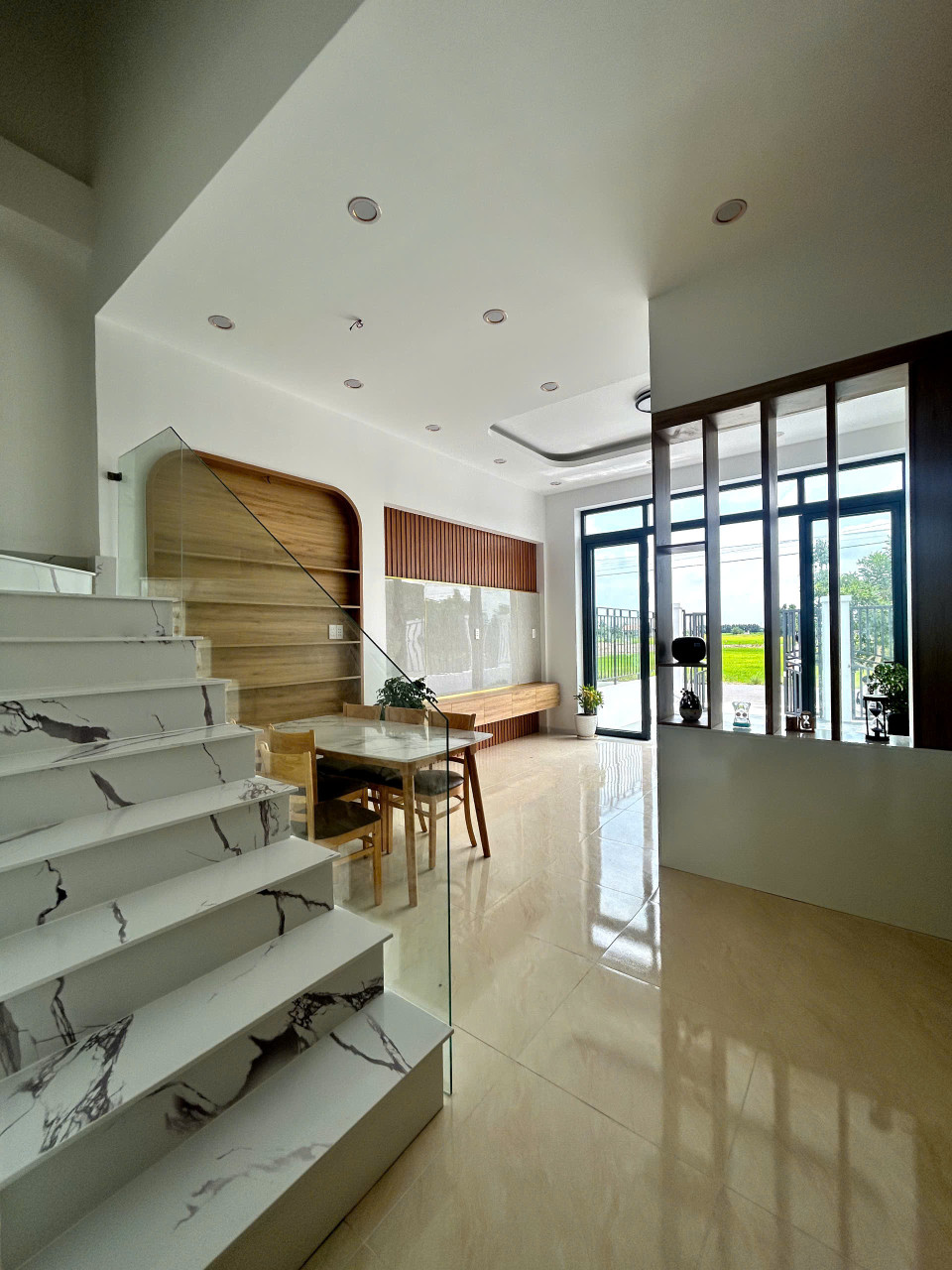 GIA CHỦ KẸT TIỀN BÁN CĂN NHÀ ĐẸP 3PN3WC 125M2 1Ty5 NGAY ĐƯỜNG LỘ LỚN 22M
