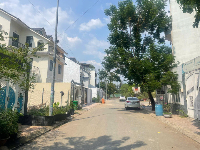 Đất nền liền kề KDC Điền Phúc Thành giá 2,39Tỷ, MTĐ Trường Lưu, Long Trường, Quận 9, sổ riêng.