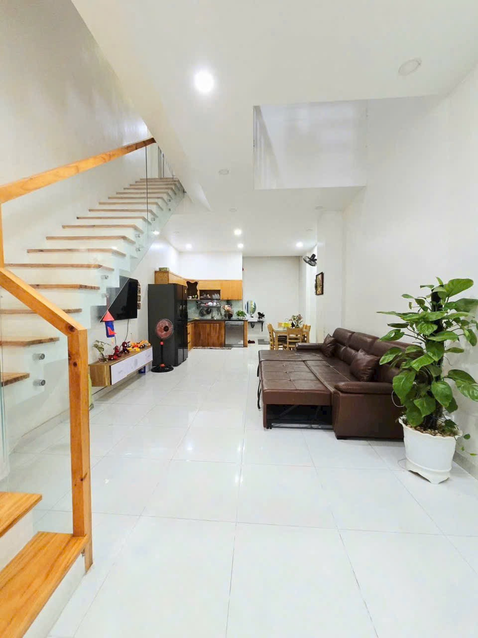 🚗 BÁN NHÀ 3 TẦNG - 71M2( 4/4.8*16.2) - NỞ HẬU - HOÀN CÔNG - TIỆN ÍCH BỔ VÂY - HẺM XE HƠI 10M, VỈA HÈ - GẦN UBND, CHỢ - LONG TRƯỜNG, THỦ ĐỨC.(A)