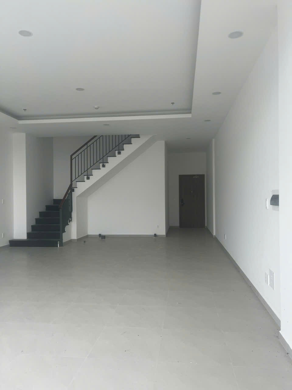 Shophouse 129m2 - Giá 8.01 tỷ trả nhanh - Sổ hồng 2 tầng MT EastmarkQ9
