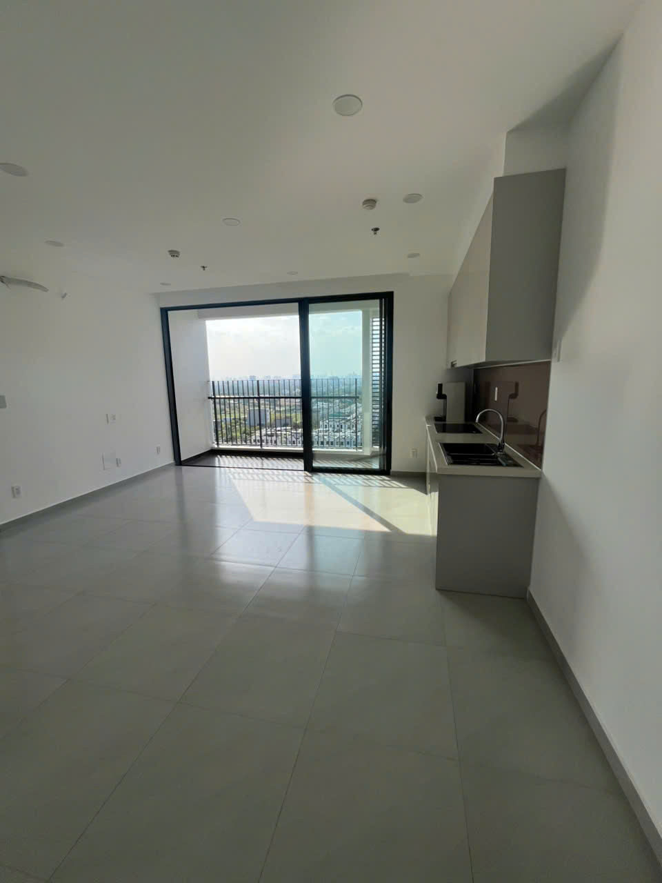 Căn góc 100m2 - Giá 4.95 tỷ trả chậm 24 tháng - 3PN3WC MT City Q9