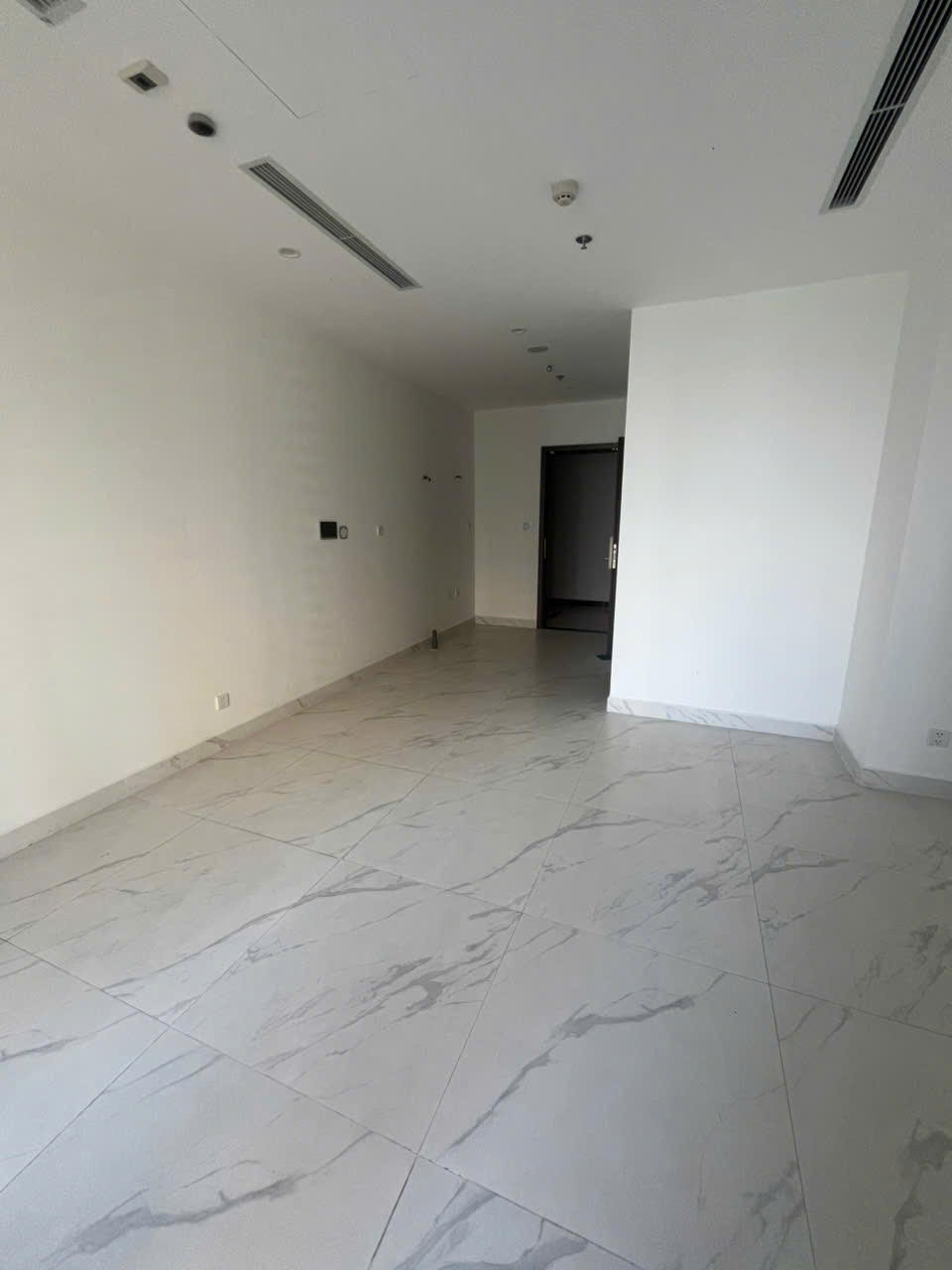 Sổ hồng lâu dài 60m2 - Giá VAT 2.84 tỷ giãn 24 tháng trả trước 427 triệu - Officetel MT Q9