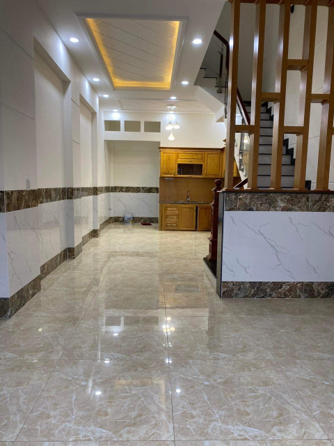 Bán gấp nhà hẻm Trường Lưu, Quận 9, 58m2, Giá 3tỷ8, 4PN,5WC