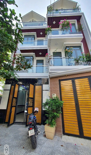 Ngộp bán gấp nhà đường Trường Lưu, quận 9. Giá 3tỷ4/76m2. Gần trường tiểu học, bệnh viện. Liên hệ:0936436684