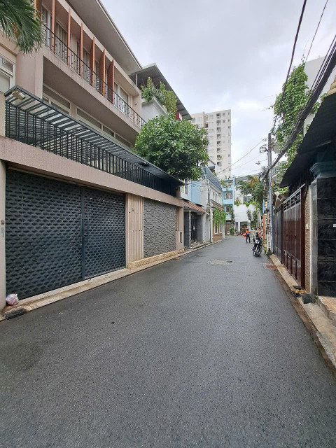 MẶT TIỀN KHU SÂN BAY. TÂN BÌNH. 8,2X20M. 3 TẦNG. GIẢM 3 TỶ CÒN 34 TỶ.