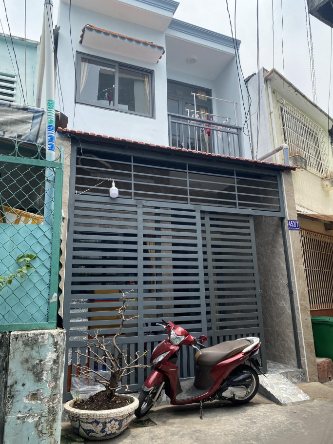 **Bán nhà hẻm Trường Sa** phường 5, quận Tân Bình; (4*23) 2 tầng nhỉnh 7 tỷ