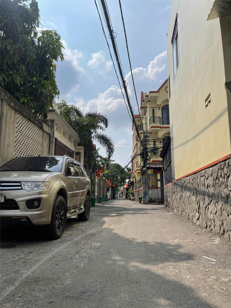 BÁN NHÀ 2 TẦNG 53m2, ĐƯỜNG TRƯƠNG THỊ HOA, Q.12, HXH, 4x13, NHỈNH 3 TỶ