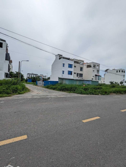 Chỉ với 4tỷ đầu tư đất MT Trương Văn Bang, P. Thạnh Mỹ Lợi, gần UBND Quận 2, sổ sẵn, đường 18m