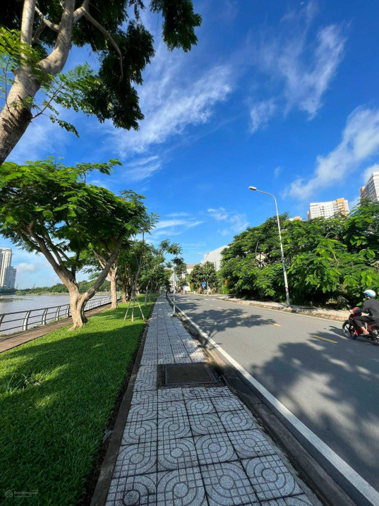 Bán lỗ 2,5 tỷ lô đất đường Trương Văn Bang, P. Thạnh Mỹ Lợi, gần UBND Quận 2, sổ sẵn, đường 18m.
