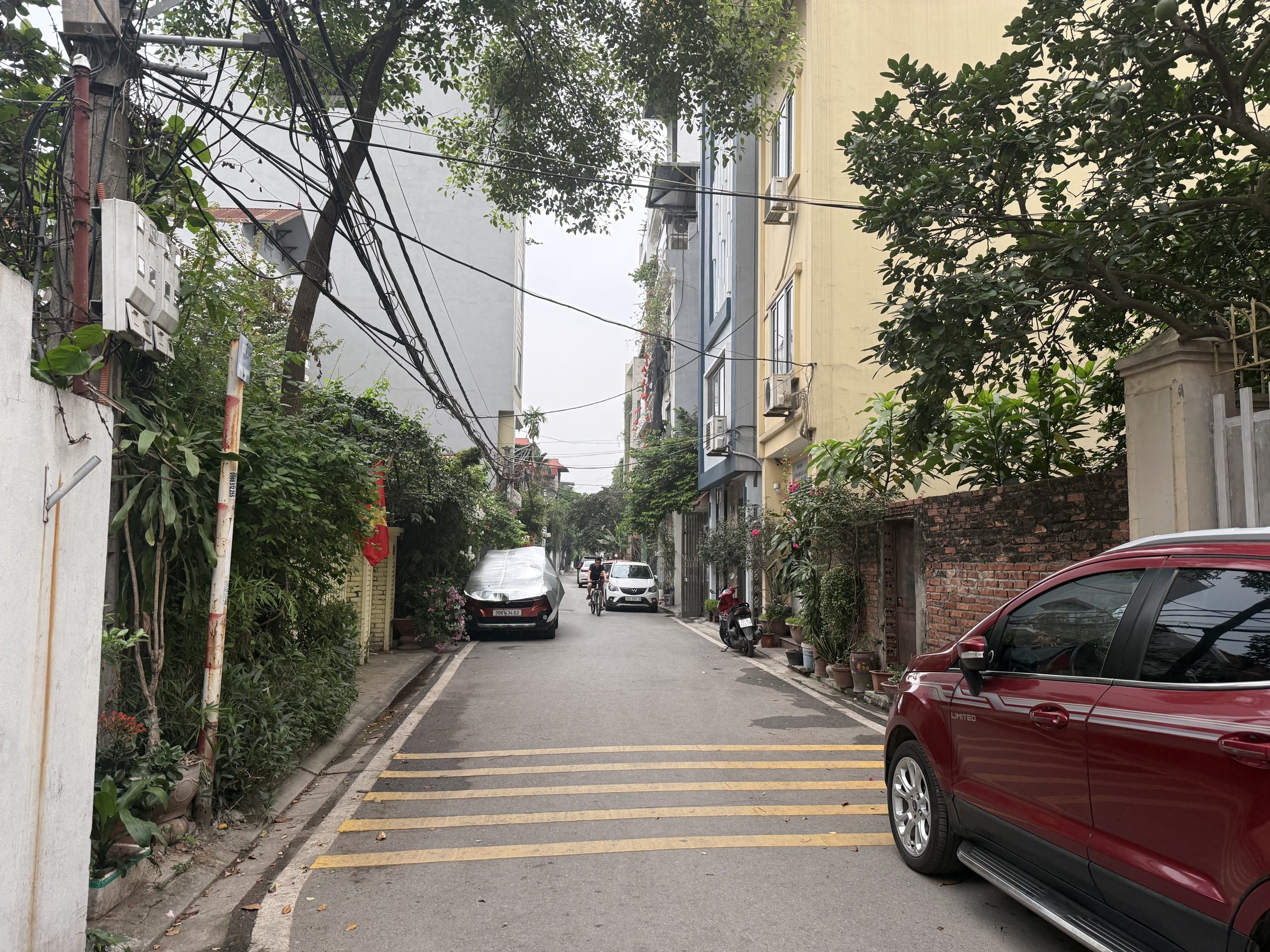 Bán đất 99m² có sẵn 98.6m² thổ cư ngang 5.7m giá 24 tỷ tại Đường Tư Đình Phường Long Biên