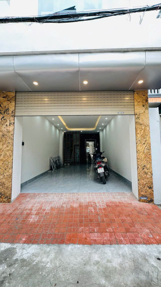 NHÀ MỚI Ô TÔ TÔ VÀO NHÀ Bát Khối 45m2,7 tầng, mặt tiền 3.7m, 11.8 tỷ Long Biên.
