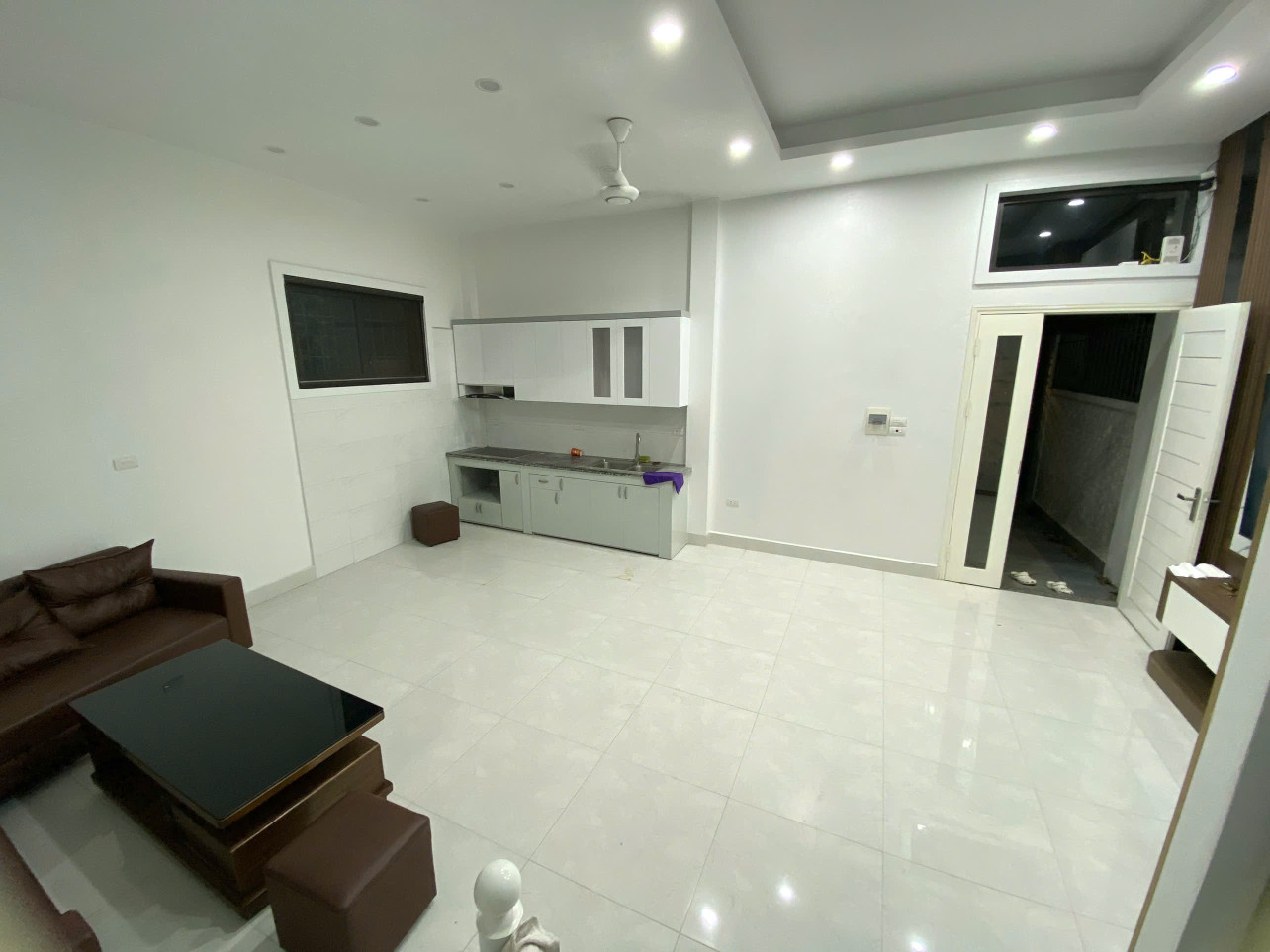 Cho thuê nhà ngách 37 Tư Đình, phường Long Biên, quận Long Biên. DT 40m x 4 tầng, giá 9tr