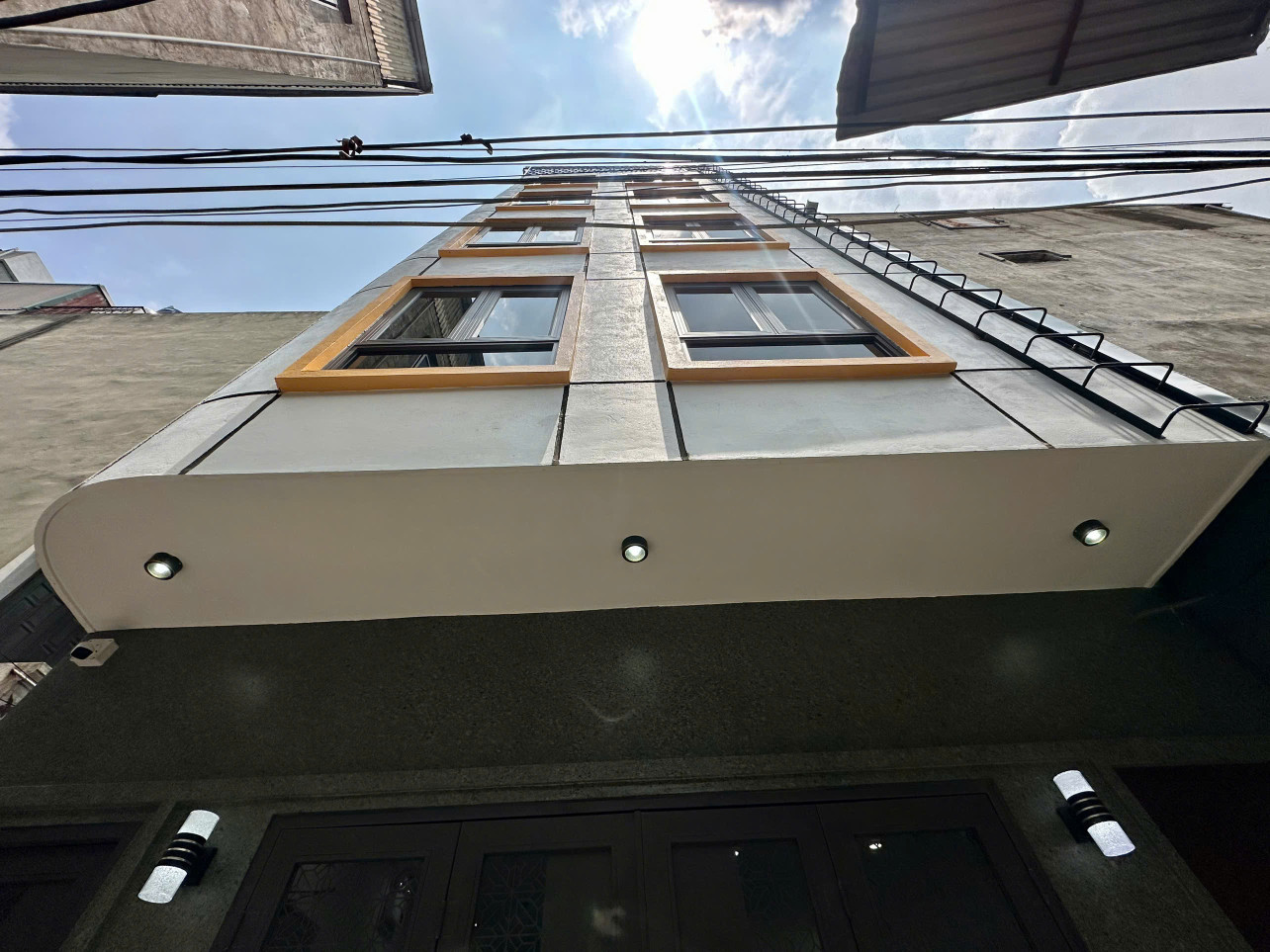 (Tin thật 100%) Bán tòa CHDV lô góc 49m2 x 13CH ở Tu Hoàng - Dòng tiền 720 triệu/năm - Cách phố 45m