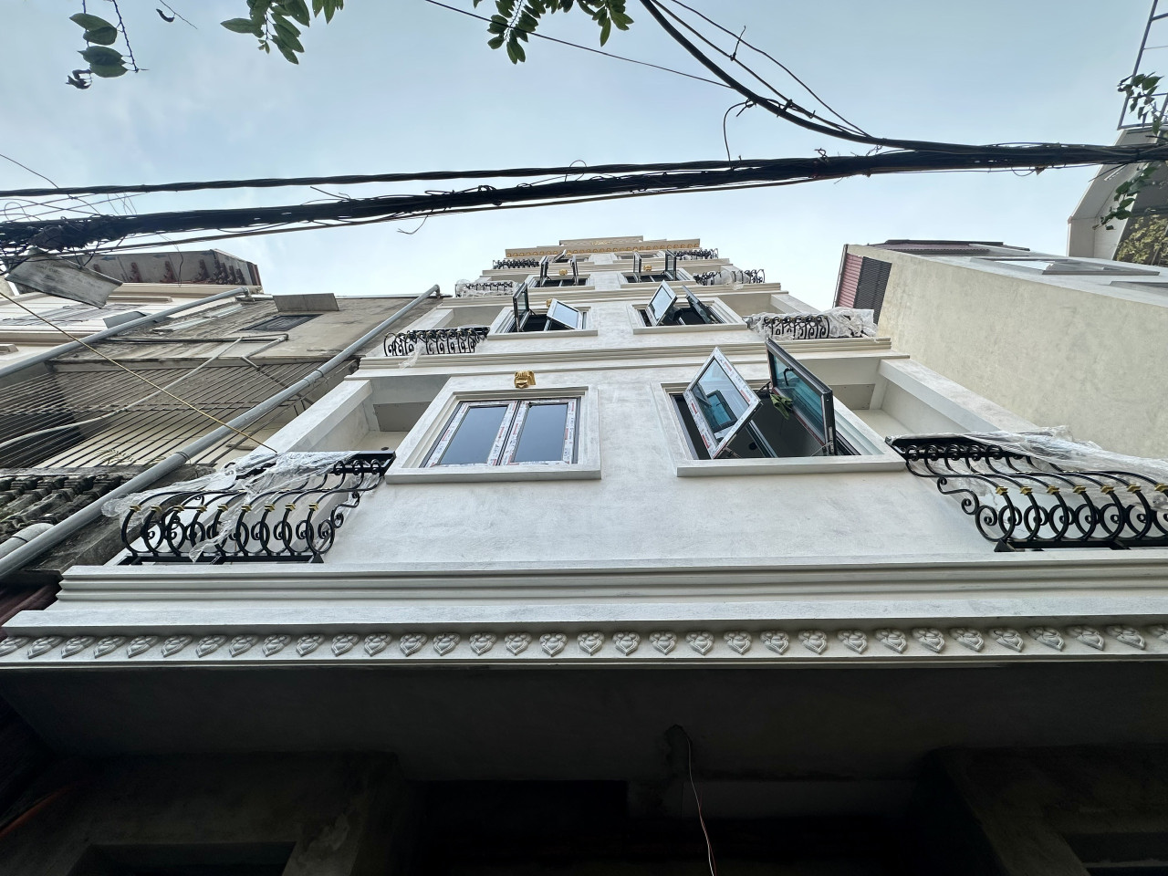 (Tin thật 100%) Bán CHDV 52m2 x 15CH tại ngõ 35 Tu Hoàng - Dòng tiền 750 triệu/năm - Gần ĐH Phenika