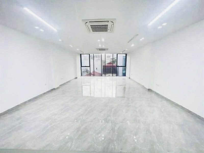 BÁN TÒA NHÀ VĂN PHÒNG 9 TẦNG TÚ MỠ 126m - MT 8M - TRỤ SỞ ĐẸP, ĐỐI DIỆN BIG C THĂNG LONG
