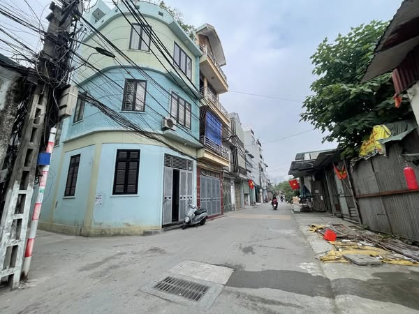 BÁN NHÀ VĨNH HƯNG – HOÀNG MAI – Ô TÔ VÀO NHÀ – ĐƯỜNG THÔNG TỨ NGẢ – GIÁ CHỈ NHỈNH 6 TỶ.
Diện tích: 34m² – 5 tầng – 4 phòng ngủ – Mặt tiền 3,5m
