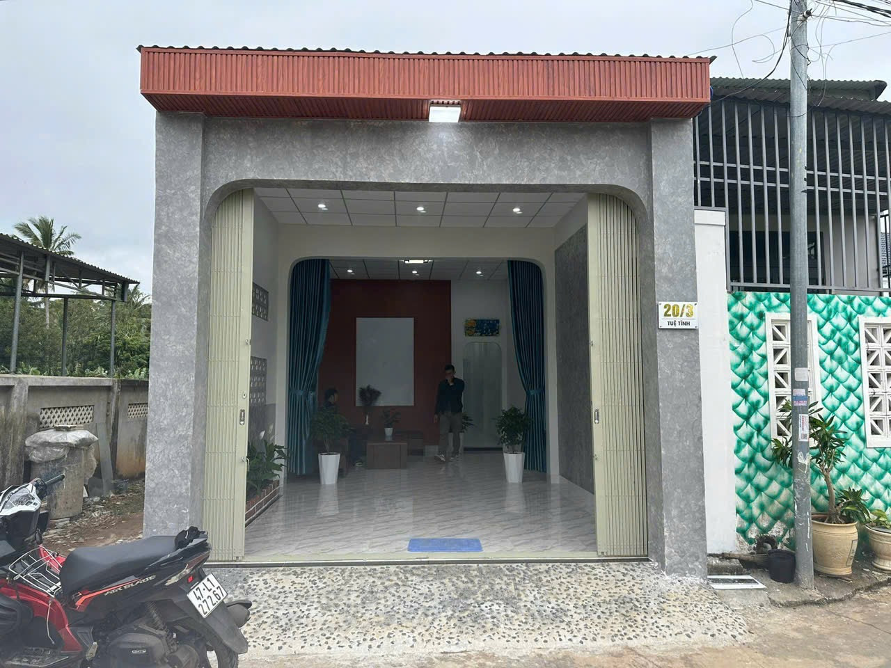 Nhà đẹp hẻm Tuệ Tĩnh 4x18m thổ cư , 2PN, xe hơi vào tận nhà bán 2tỷ449tr