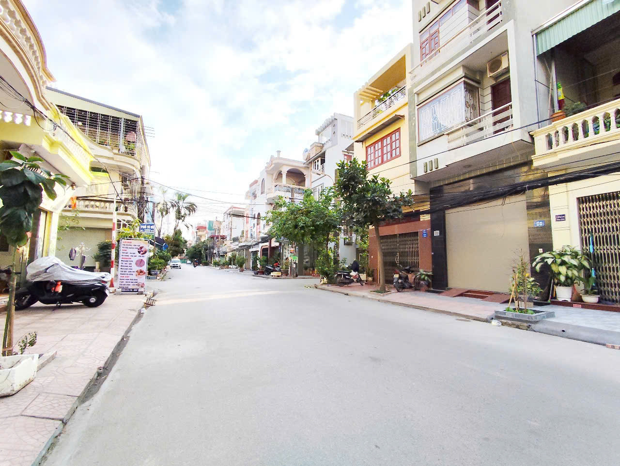 Nhà phân lô 333 Văn Cao tuyến 2, DT 72m 2.5 tầng, đường cực rộng 15m, Giá 7.2 tỉ