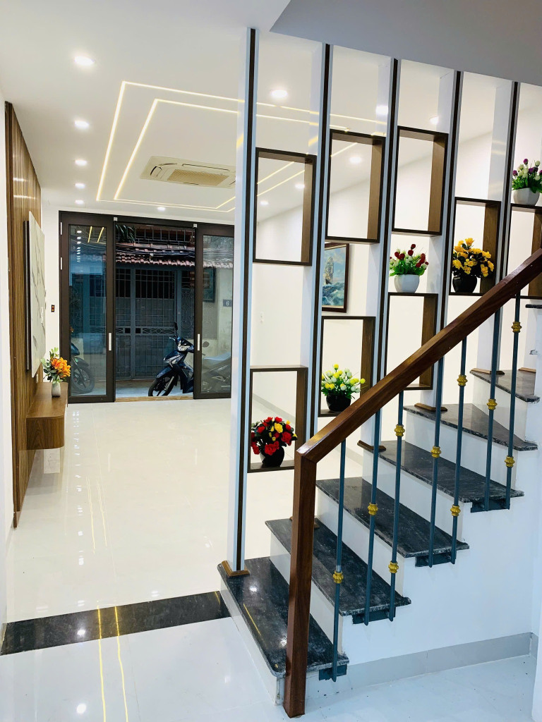 BÁN NHÀ VĂN CAO 46m 5 TẦNG MẶT TIỀN 3,5M GIÁ CHÀO 14.5 TỶ