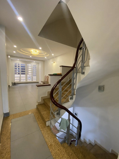 Siêu Phẩm!Văn Cào,Oto Đỗ Của,,full Nội Thất,DT: 43m2 x 5Tầng,MT: 3.5m,Giá: 16.5 tỷ Ba Đình