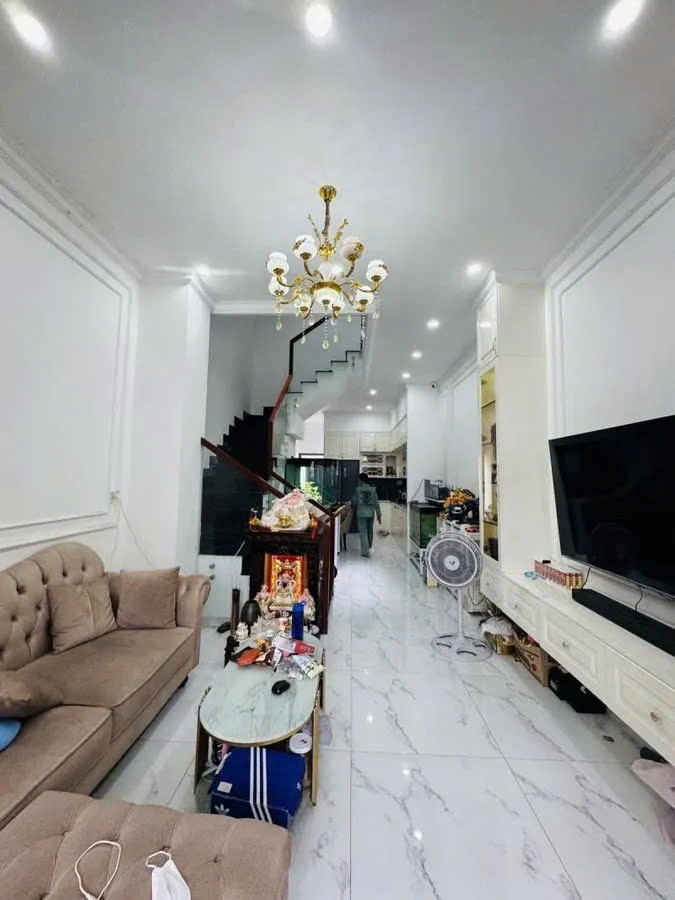 Nhà đẹp 4 tầng BTCT, hẻm 8m Văn Cao, 80m2, 4PN, tặng full Nội thất